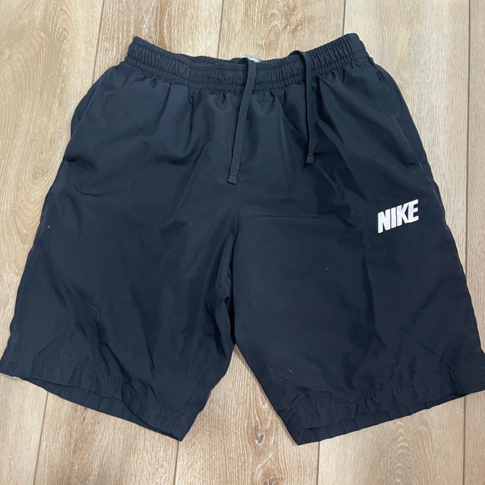 Nike Men’s Black Athletic Shorts – Size M – Mesh Lined